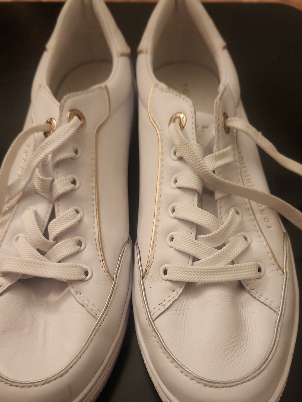 White Leather Lace-Up Women's TOMMY HILFIGER Sneakers with Gold Trim